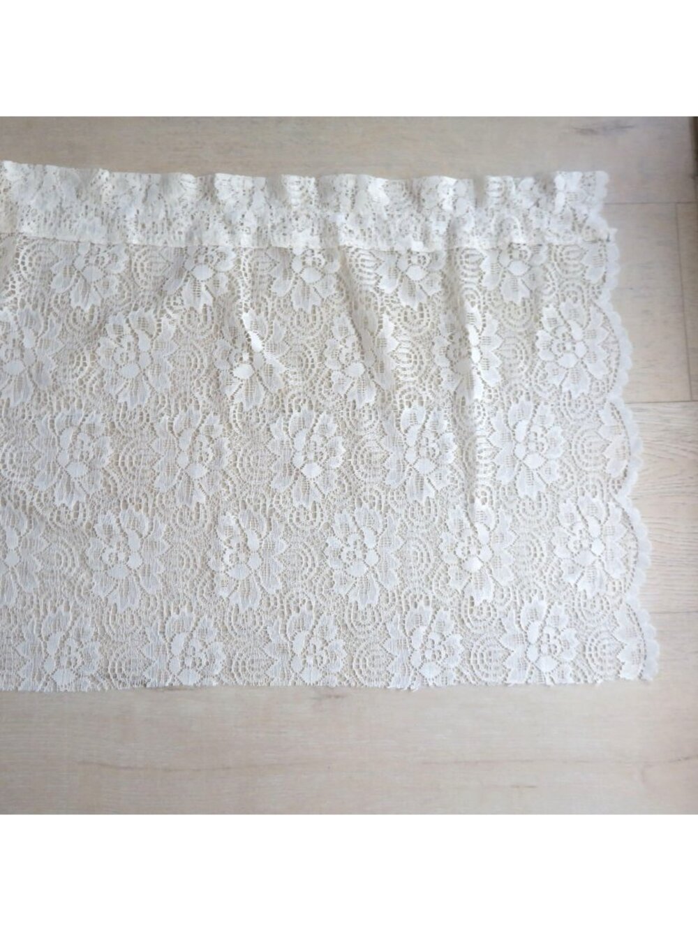 Vintage Beige Lace Floral Valance 18" X 56" Scalloped Edges Home Décor